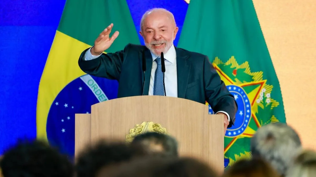Lula anuncia que enviará autorização para abertura de sigilos e provoca Flávio