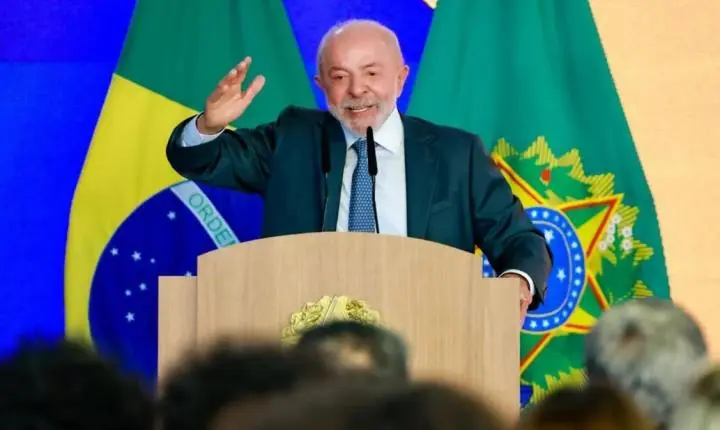 Lula anuncia que enviará autorização para abertura de sigilos e provoca Flávio